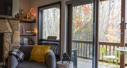 Mountain Condo w Modern CabinStyle @Hunter&Windham