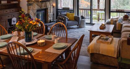 Cabin Fever Too Cozy & Picturesque Gem with Mountain Views