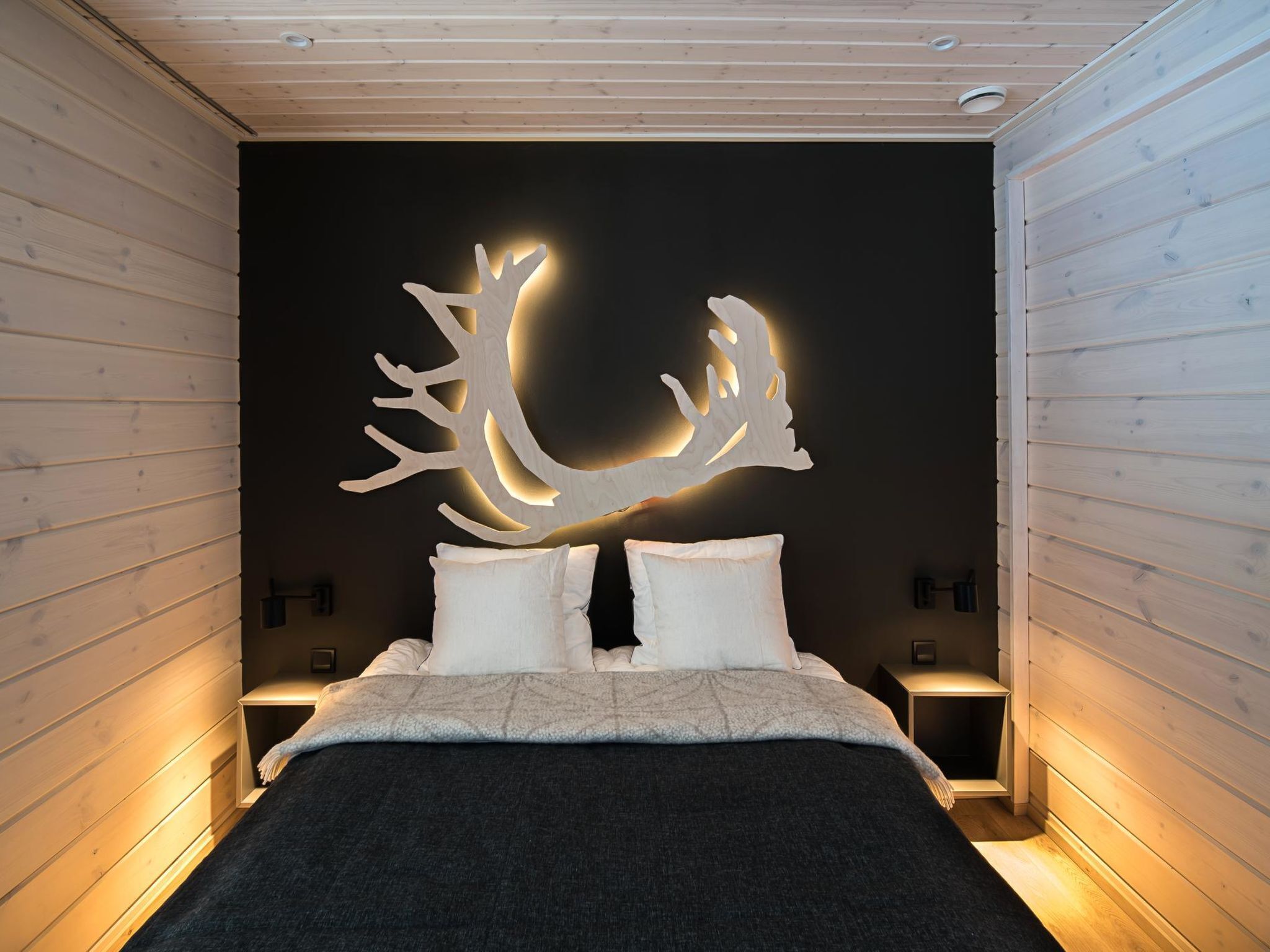 4 makuuhuonetta, internet