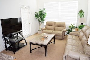 House | Living room | Flat-screen TV - Windsor_palms_304n (Kissimmee)