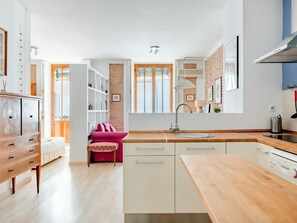 冰箱、微波炉、烤箱、洗碗机