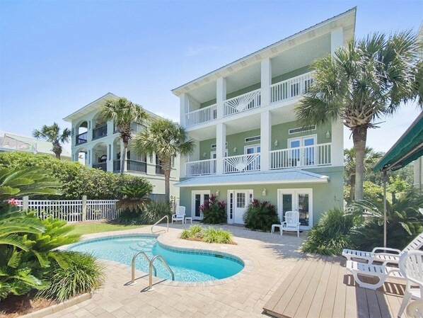 Outdoor pool, a heated pool