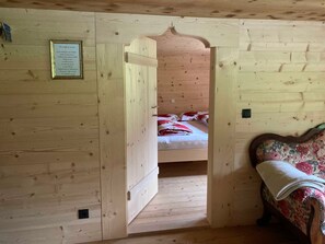 Unclassified image, 3 of 24, button