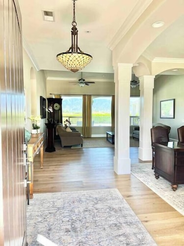 Wine Estate - Private Pickleball, Solar Pool, Golf