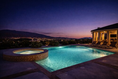 Wine Estate - Private Pickleball, Solar Pool, Golf