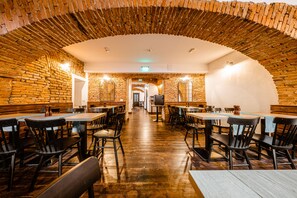 Bao gồm bữa sáng buffet hàng ngày 