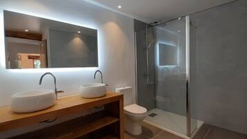 Douche, serviettes fournies