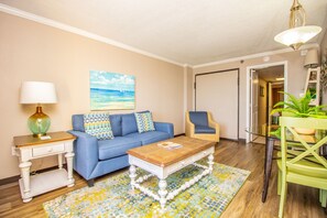 TV, DVD player - Oceanfront, Modern, Clean, Pools, Hot Tubs, Kids Splash Park, Sleeps 6! (Myrtle Beach)