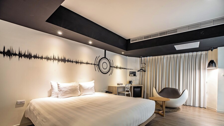 Papa Whale - Kaohsiung Formosa Boulevard