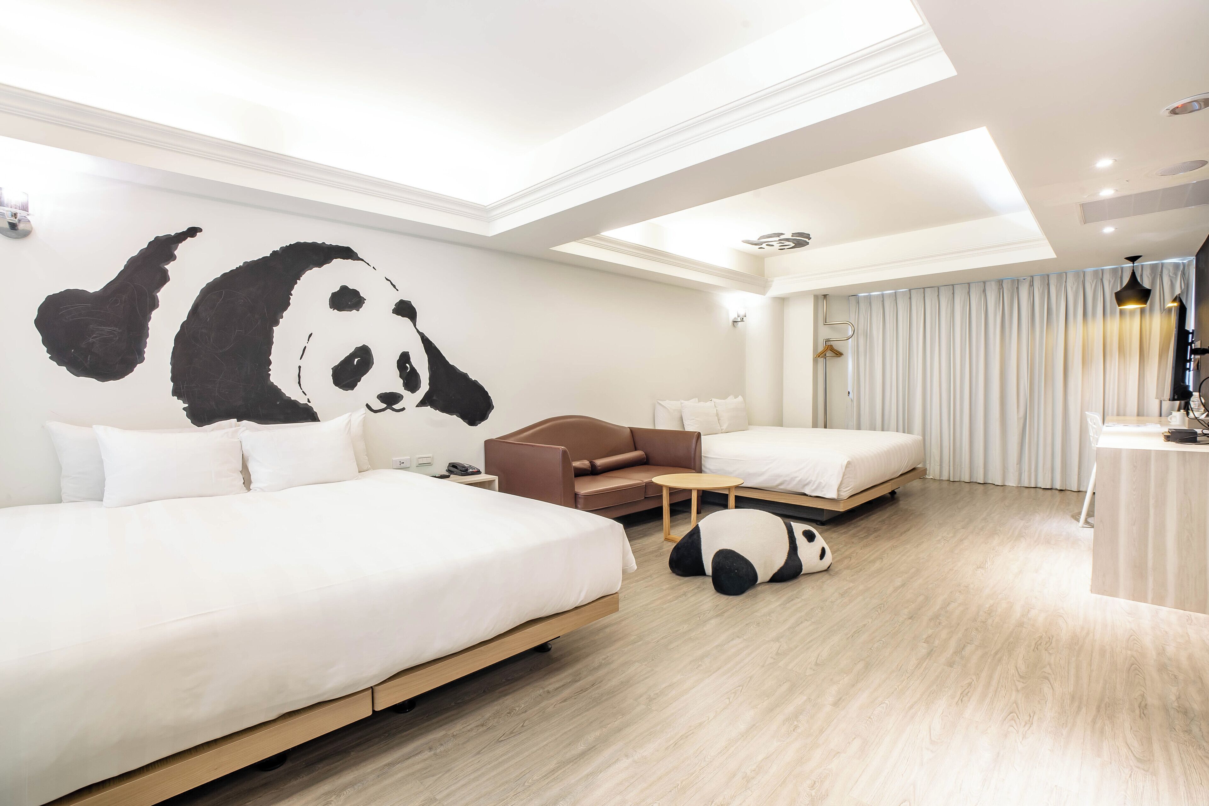 deluxe family room | desk, free wifi, bed sheets