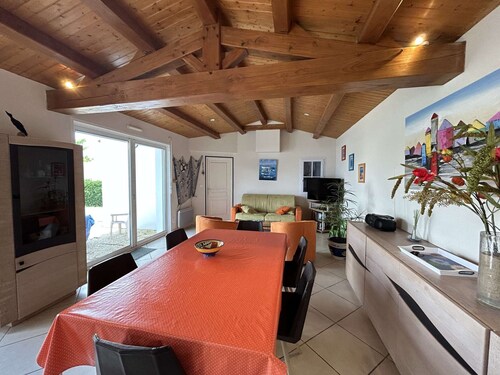 Maison familiale proche plage et port, avec terrasse équipée, Netflix, WiFi, ménage inclus