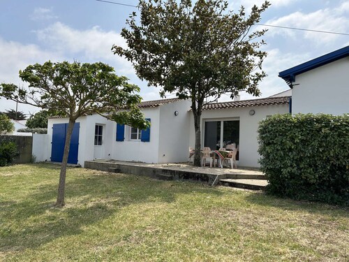 Maison familiale proche plage et port, avec terrasse équipée, Netflix, WiFi, ménage inclus