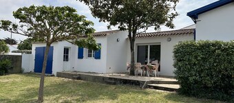 Maison familiale proche plage et port, avec terrasse équipée, Netflix, WiFi, ménage inclus