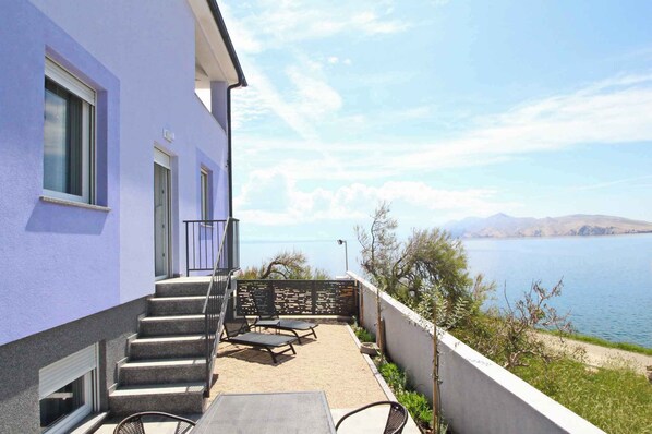 Terrace/patio - Holiday apartment with air conditioning and Internet (Baška)