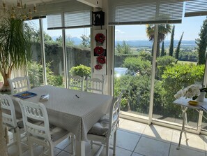 Dining - Maison de Famille Surplombant la Vallée de la Drôme (Allex)