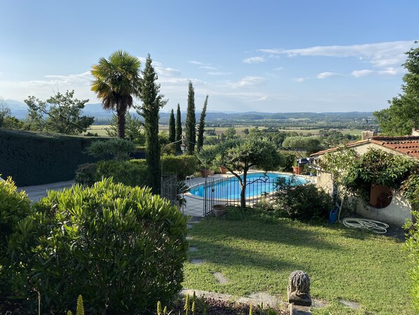 Pool - Maison de Famille Surplombant la Vallée de la Drôme (Allex)