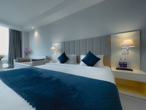 1 bedroom, minibar, desk, laptop workspace