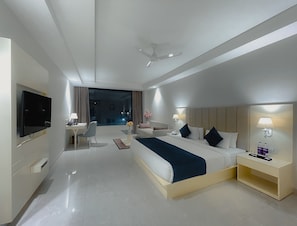 Orbit Club | Minibar, desk, laptop workspace, iron/ironing board - Hotel Royal Orbit (Jabalpur)