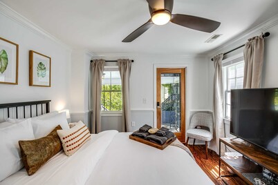 Charming Downtown 1 BR