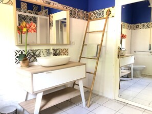 Shower, hair dryer, bidet, towels - CLUA Holiday House (Porto Ceresio)