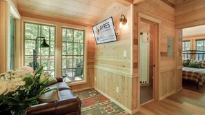 2 bedrooms, WiFi, bed sheets - The Maple Summary:<br>Th (Gatlinburg)