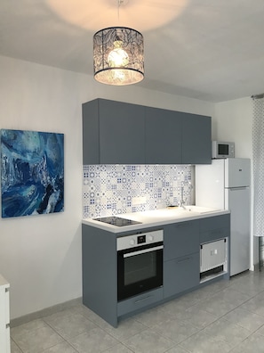 Fridge, microwave, oven, stovetop - Sea view Clim, wifi, 5 mn from the beach, classified 2 ⭐️piscine, parking (La Grande-Motte)