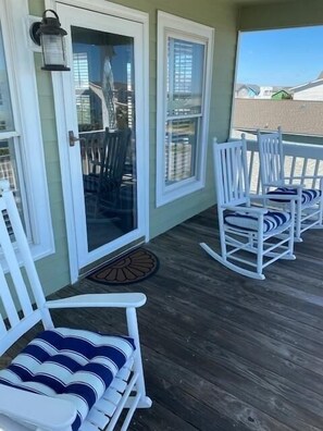 House, 4 Bedrooms | Terrace/patio