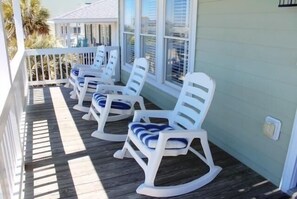 House, 4 Bedrooms | Property grounds