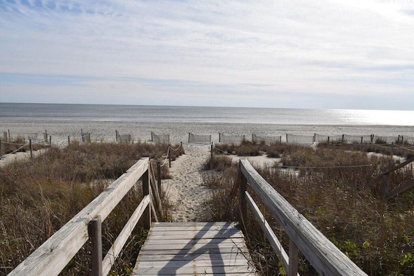 House, 4 Bedrooms | Beach