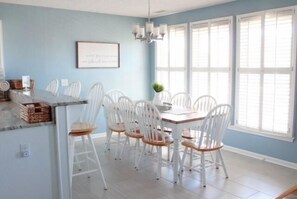 House, 4 Bedrooms | Dining