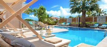 Island Suites Villa Private Heated Swimming Pool