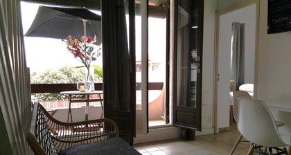 180 m from the beach, air-conditioned, dishwasher, induction, refurbished