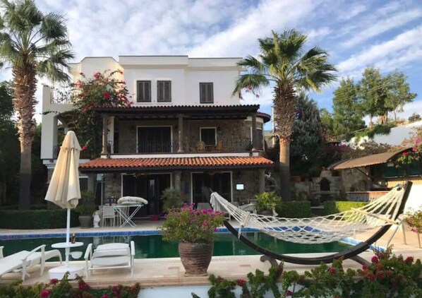 Pool - Exclusive Panorama Villa Bitez (Bitez)