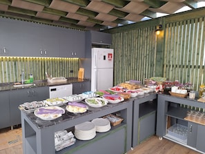 Free daily buffet breakfast