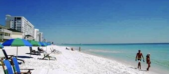 Private Resort Villa•Beach Service Included•Golf Cart• Boat and Trailer Friendly