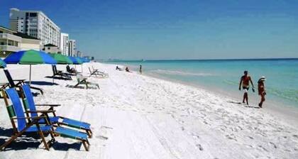 Private Resort Villa•Beach Service Included•Golf Cart• Boat and Trailer Friendly