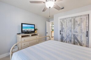 3 chambres, bureau, fer et planche à repasser, accès au Wi-Fi (inclus)