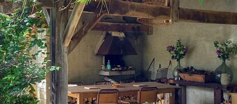 Charming 17th century house on 1 ha of land 4 minutes from Bergerac