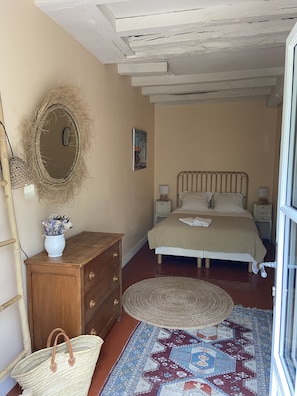 3 chambres, fer et planche à repasser, lit parapluie, Wi-Fi gratuit