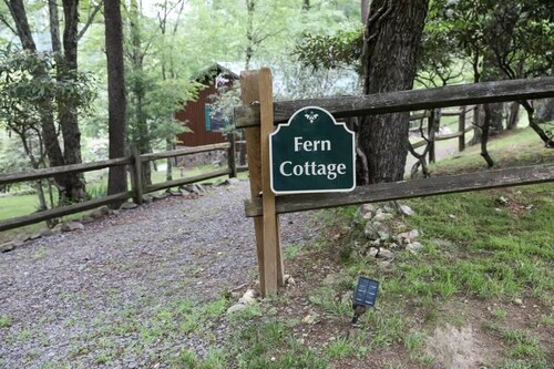 Fern Cottage by Buffalo Mountain Getaway