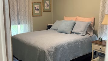 3 bedrooms, desk, iron/ironing board, travel cot