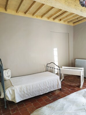 2 chambres, bureau, fer et planche à repasser, Wi-Fi