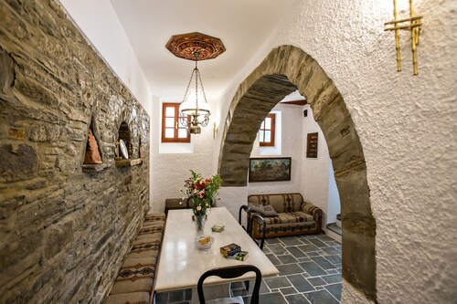 Cycladic Traditional Villa in Tinos!