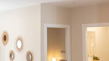 3 bedrooms, desk, iron/ironing board, travel crib