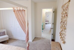4 bedrooms, iron/ironing board, free WiFi, bed sheets