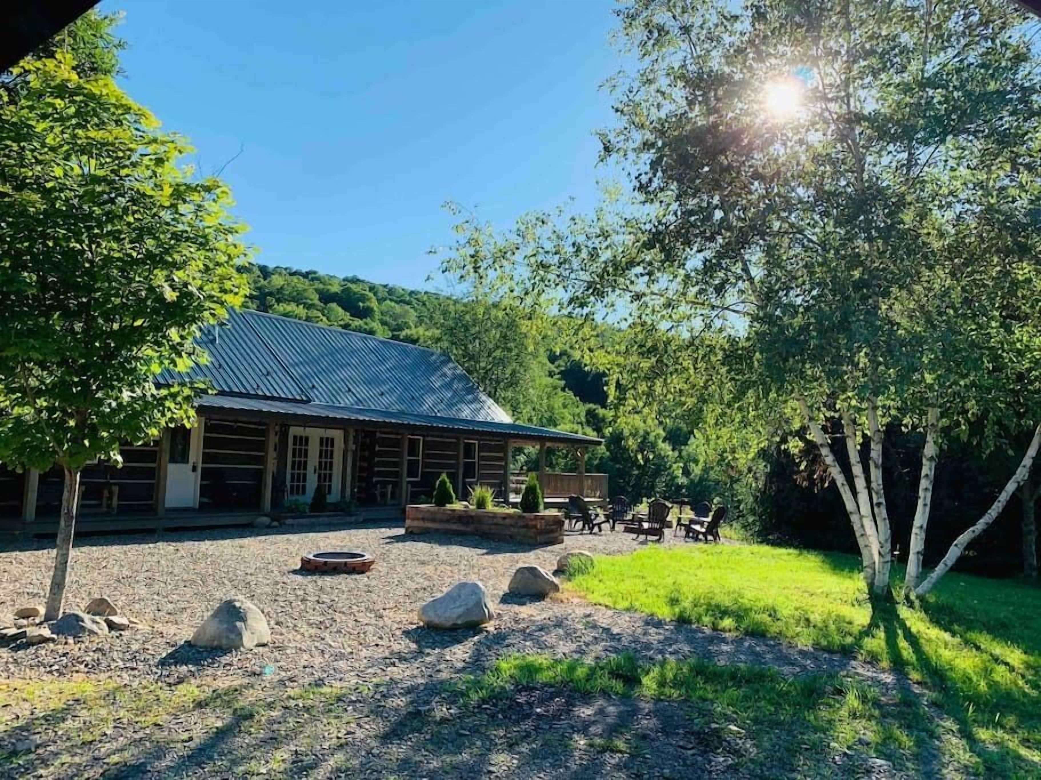 Valley View B - Rustic Log Cabin