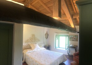 2 Schlafzimmer, Schreibtisch, Bügeleisen/Bügelbrett, kostenloses WLAN