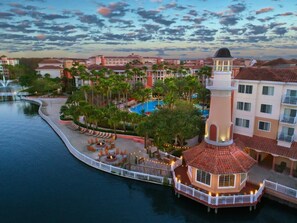 Outdoor pool - Marriott's Grande Vista - Full Resort Access - 2 Bedroom (Orlando)