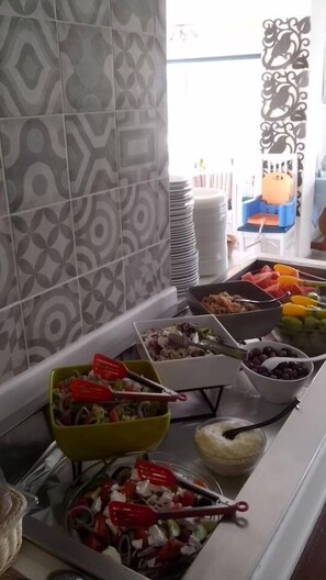 Free daily buffet breakfast  - Aslanis Village (Kos)
