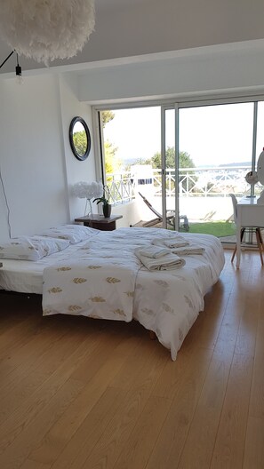 6 bedrooms, iron/ironing board, free WiFi, bed sheets